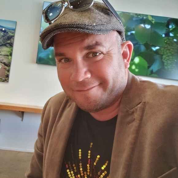 Meet your Posher, Tomas - Picture 2 of 2